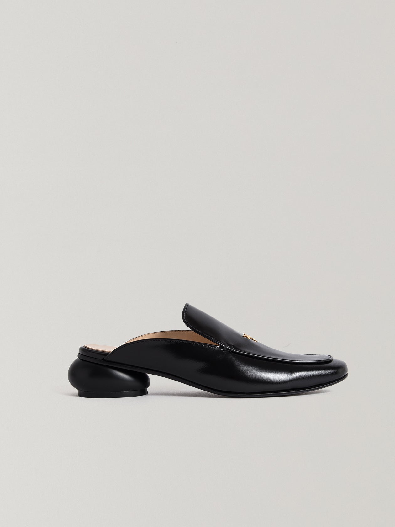 Rimu (with ornament) BK