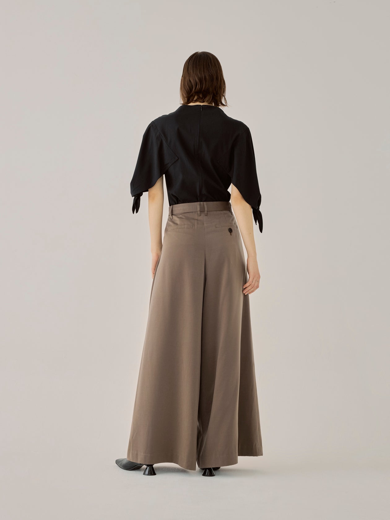 Carol wide cropped PT BR