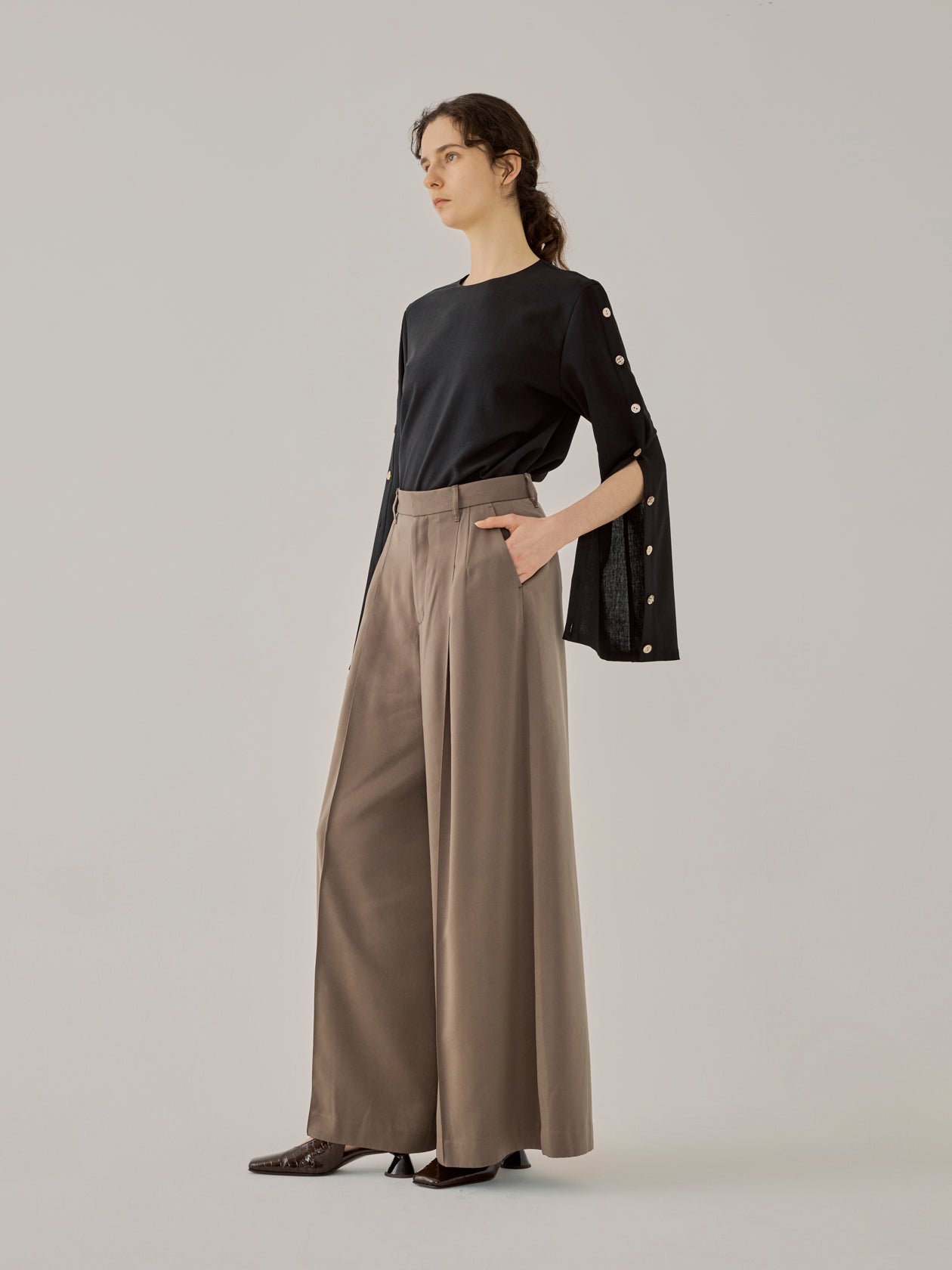 Carol wide cropped PT BR