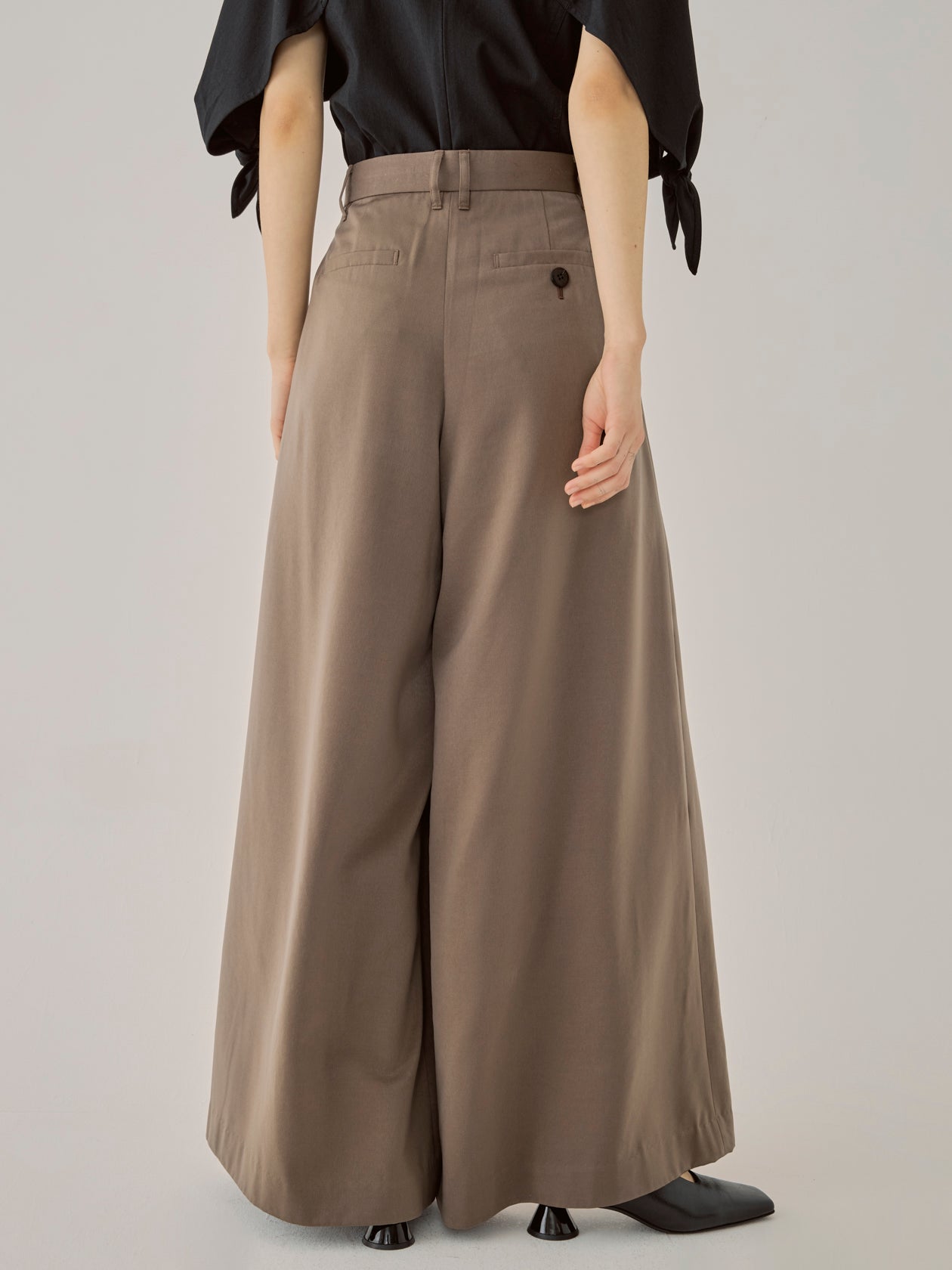 Carol wide cropped PT BR