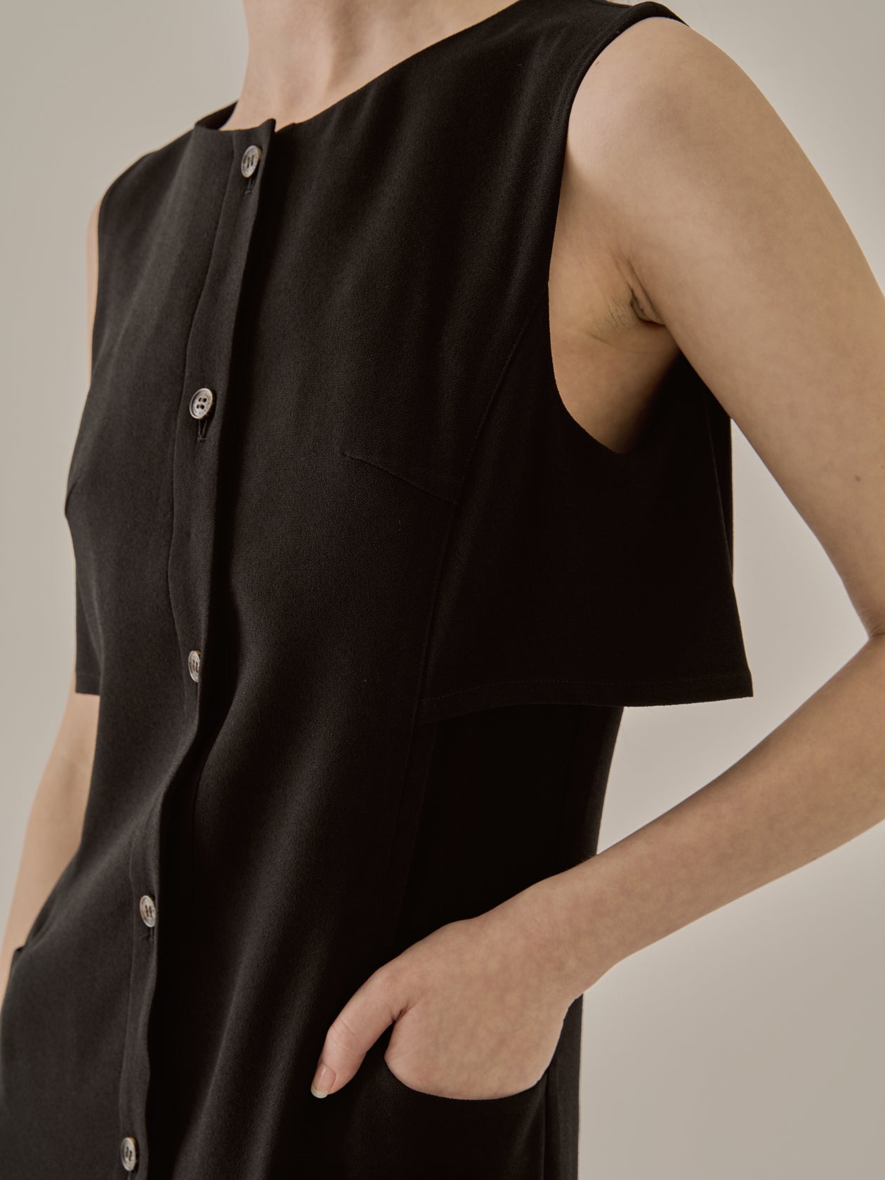 Stiina back cape dress BK