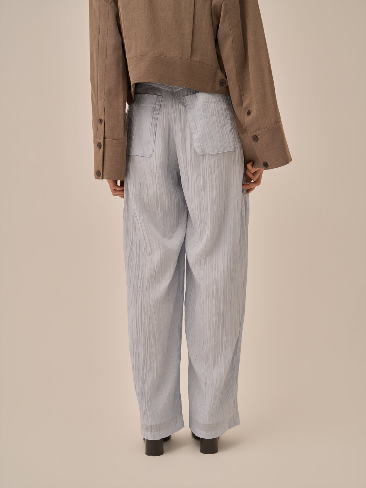Sivi wrinkle barrel pants BL