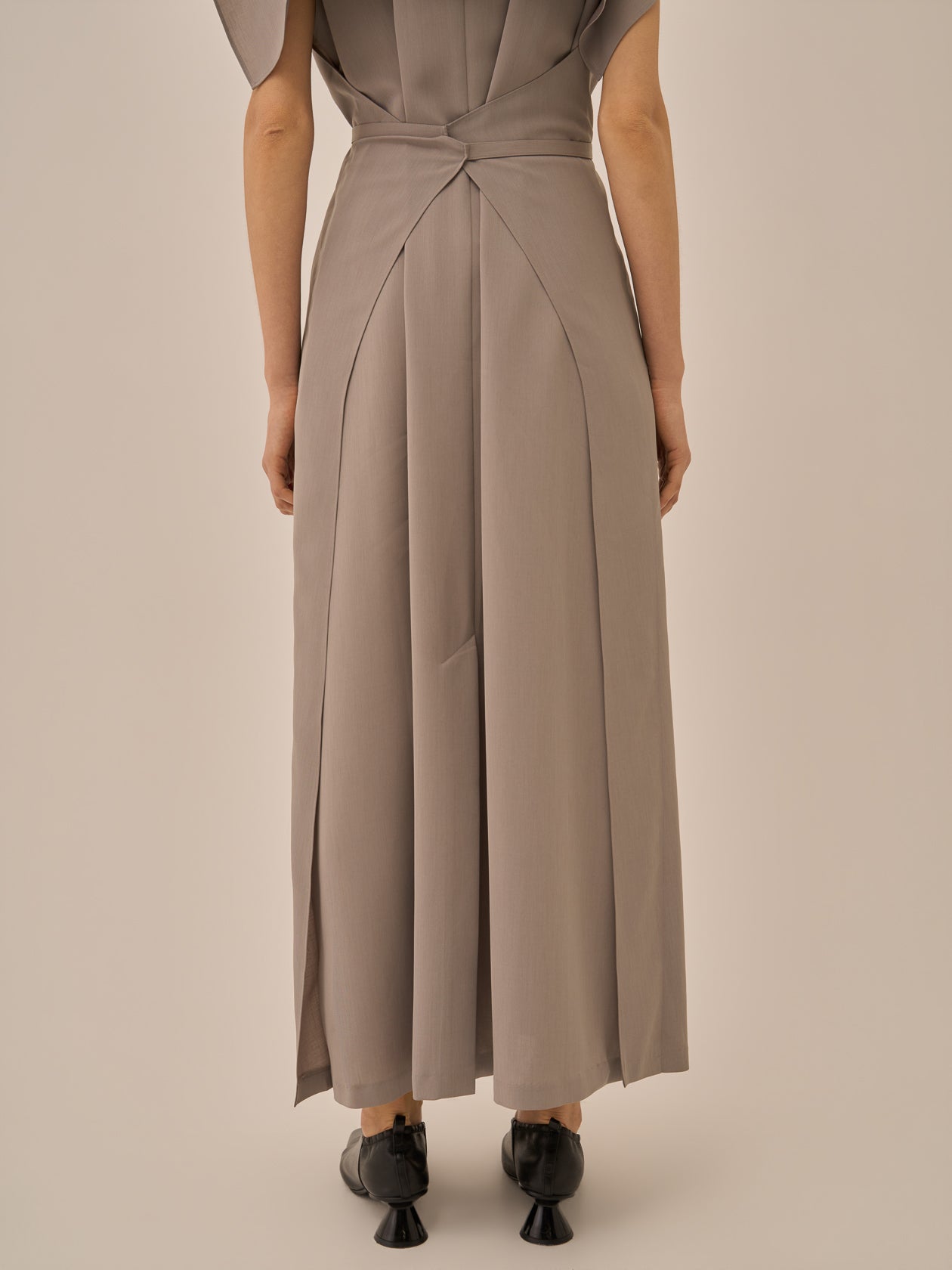 Selina back cape dress BE