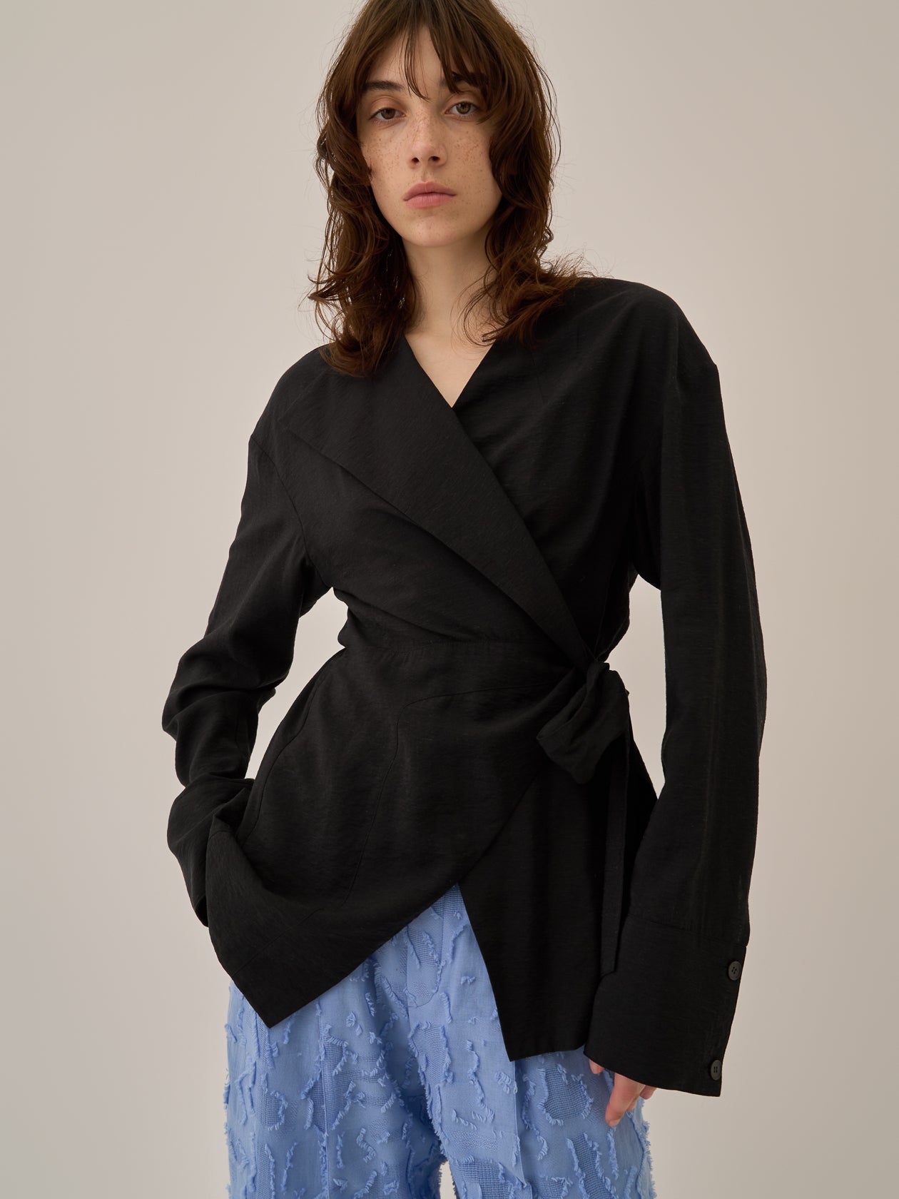 Leyla tie waist shirt BK
