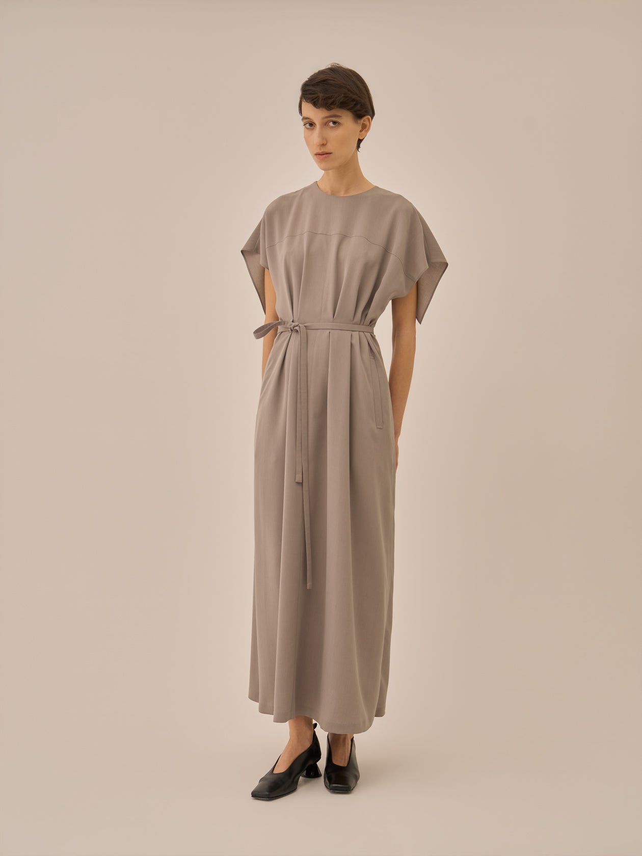 Selina back cape dress BE