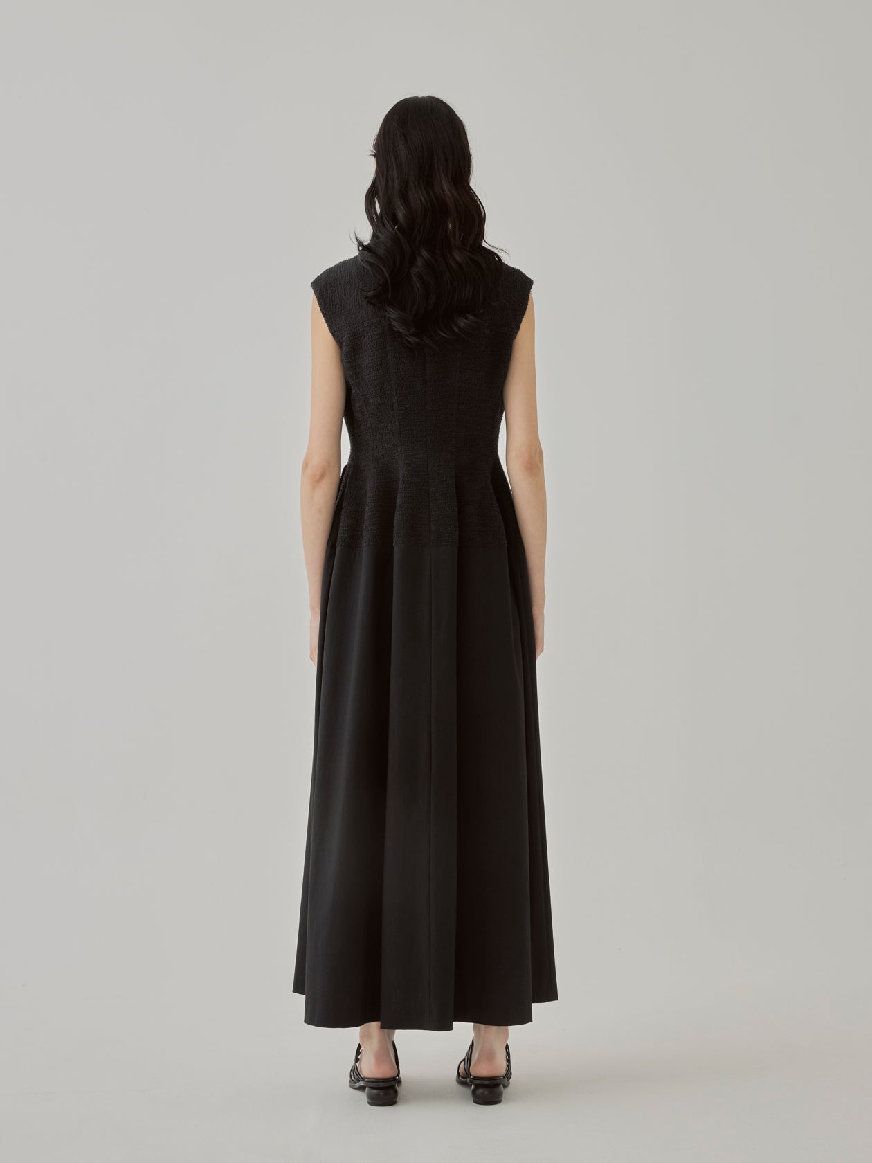Ilsa sleeveless dress WH | AKIRANAKA ONLINESTORE