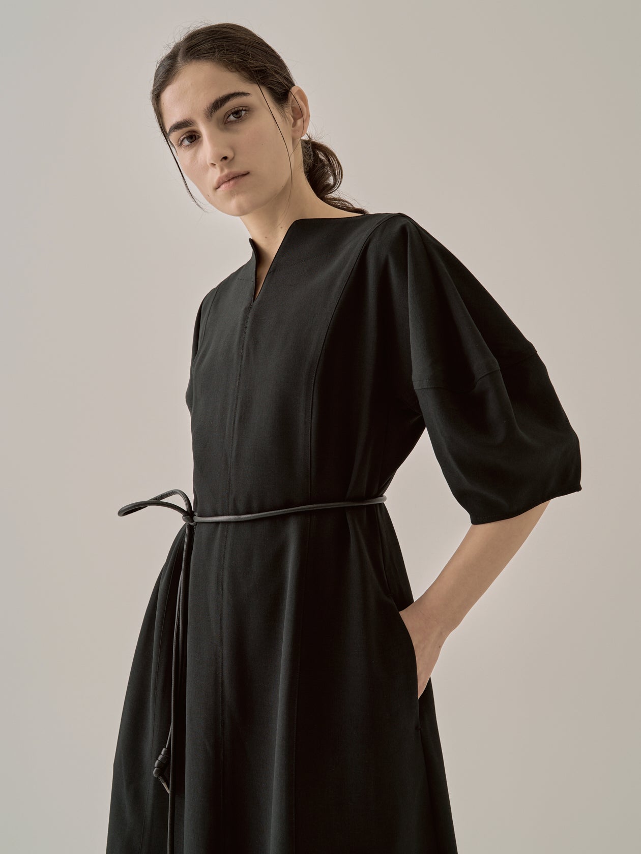 美品】AKIRANAKA Sesilia lantan sleeve dress 美品】AKIRANAKA Sesilia lantan sleeve dress