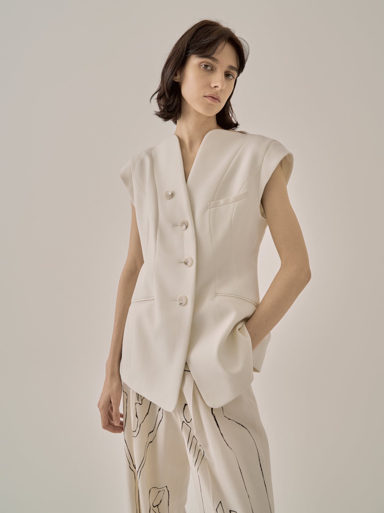 Sesilia jacket WH | AKIRANAKA ONLINESTORE