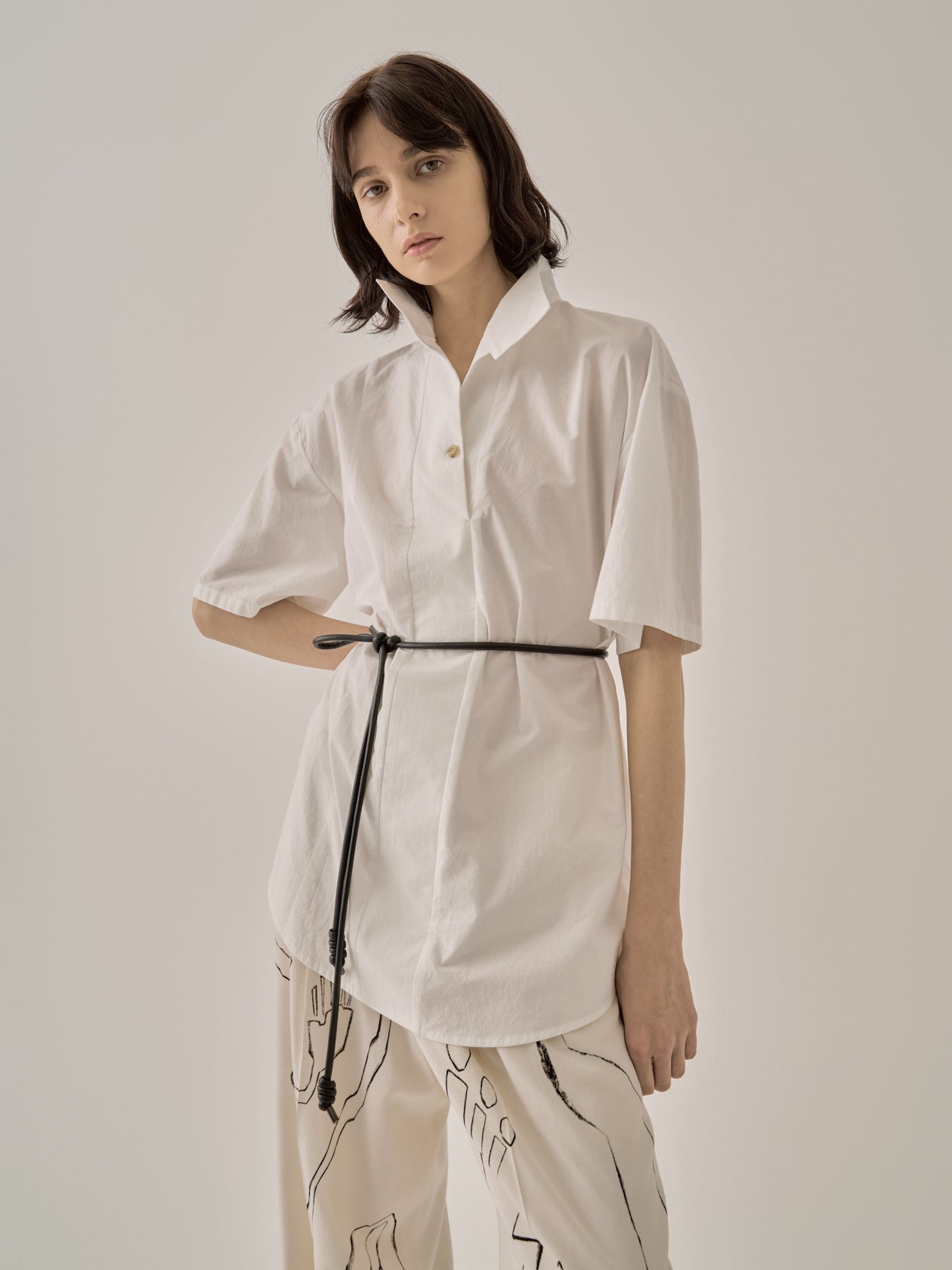 タグ付き】AKIRA NAKA Wilma tie collar shirt 【公式通販】
