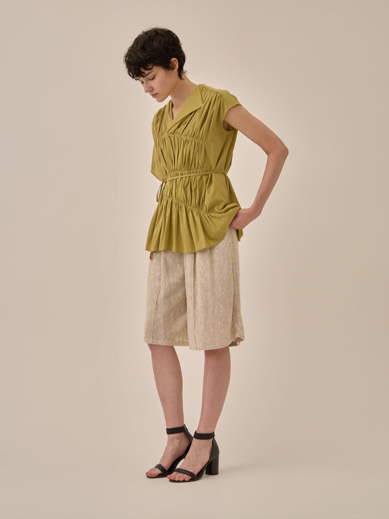 Sara gather panel pullover YE