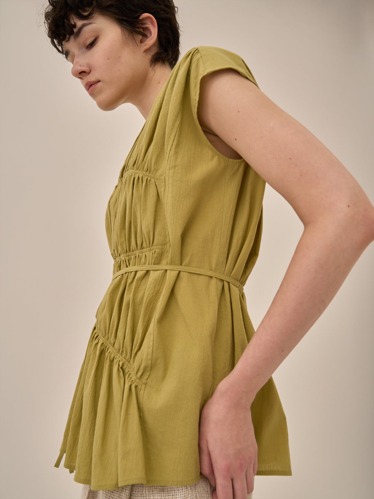 Sara gather panel pullover YE