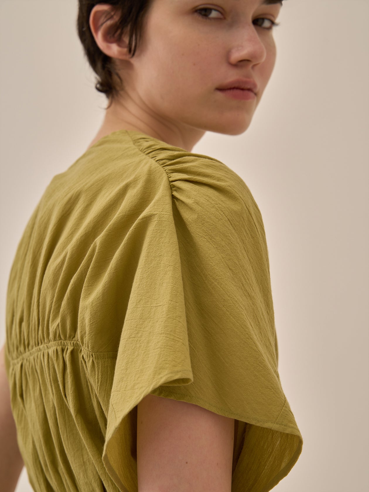 Sara gather panel pullover YE