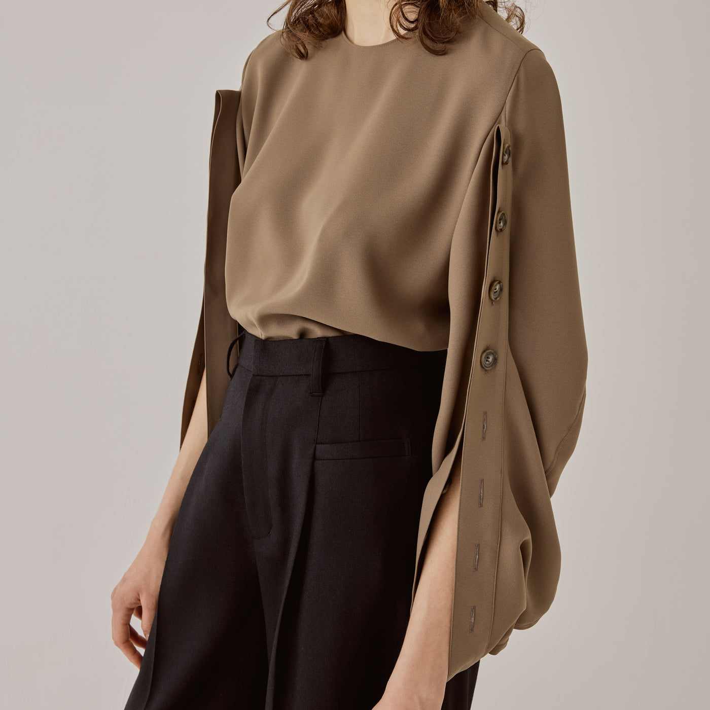 Mirka drape sleeve PO BE