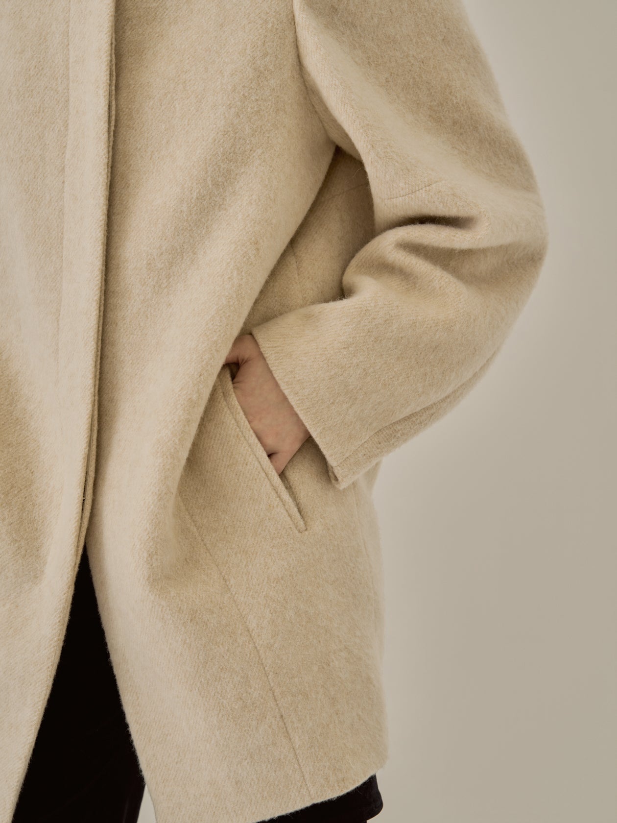 Gladys coat IV
