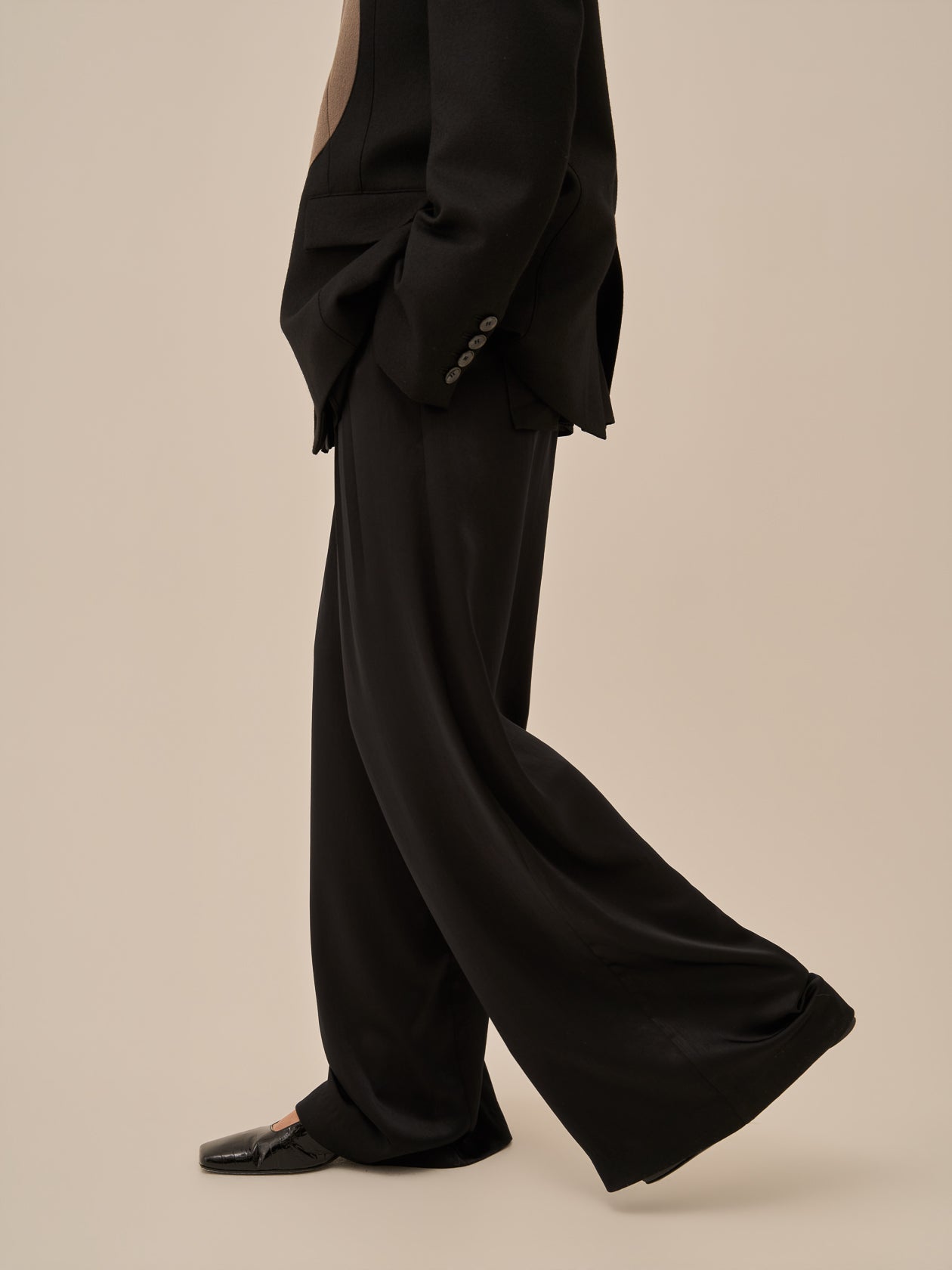 Karina tuck pants BK