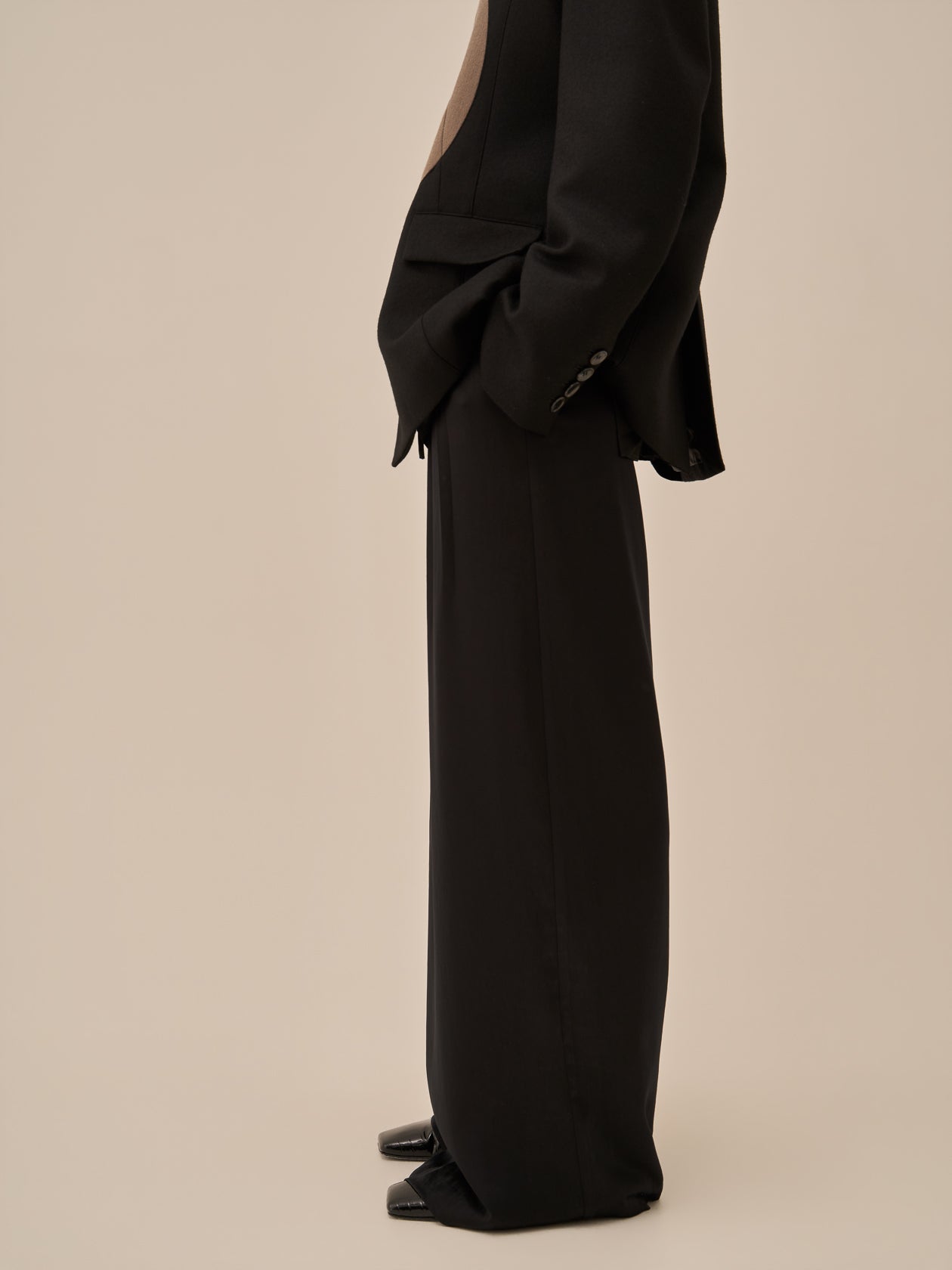 Karina tuck pants BK