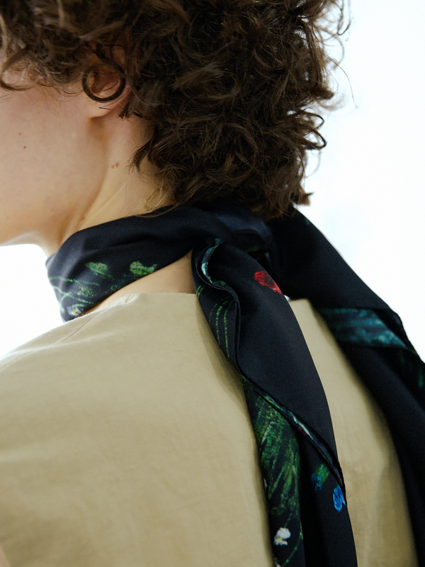Schein scarf BK